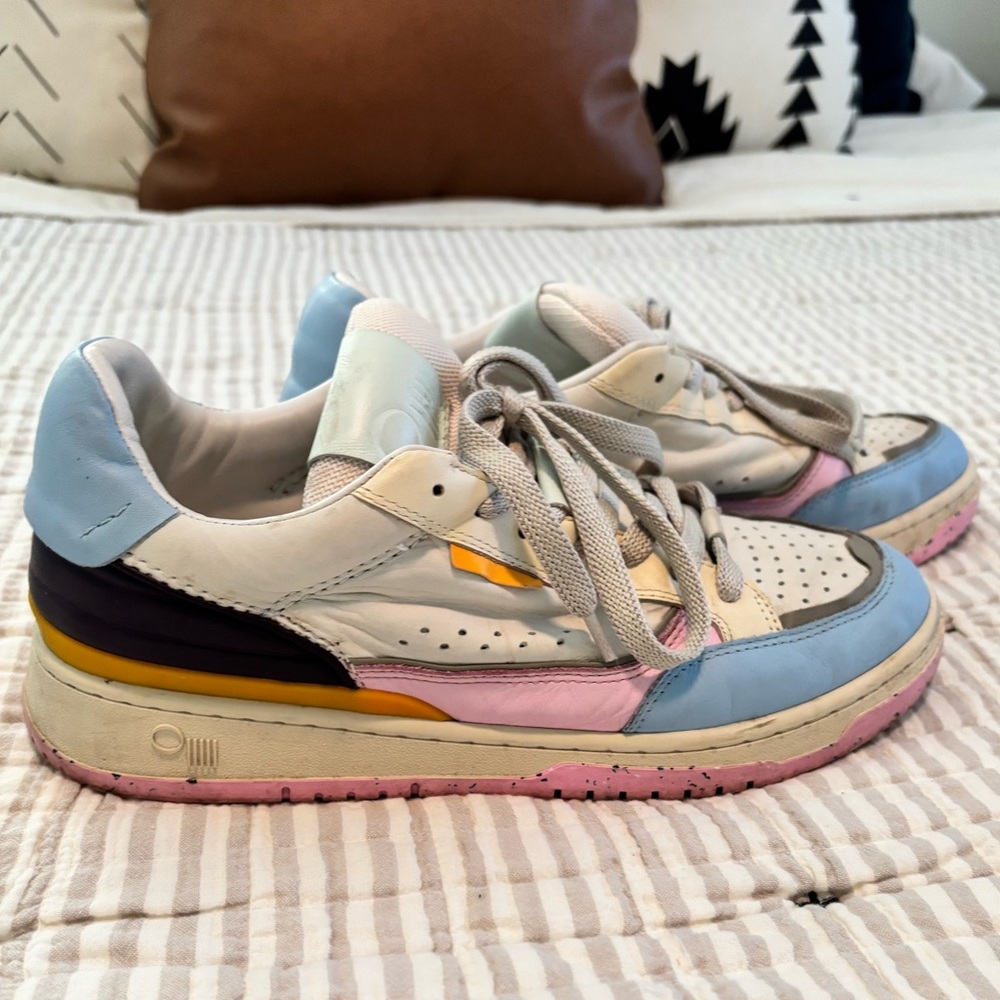 Oncept Women’s Paris Sneakers - Size 9